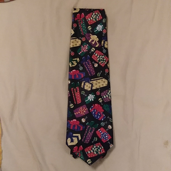 Christmas necktie-nwot - Picture 1 of 8